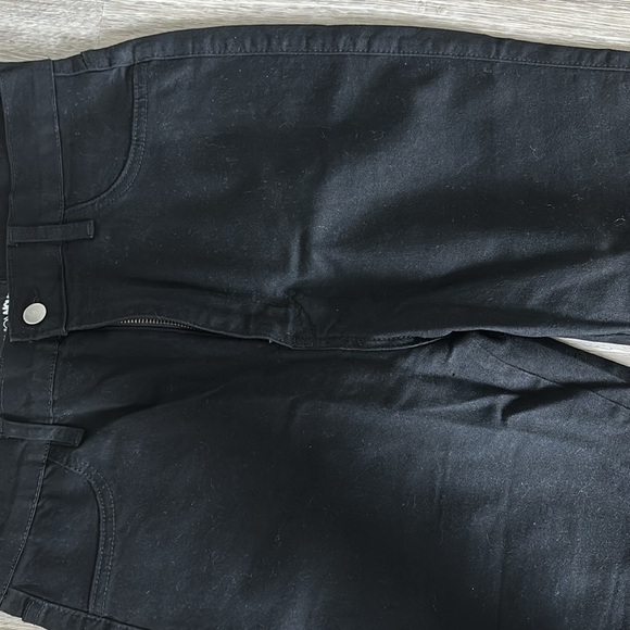 Black High-Waisted Skinny Jeans - Picture 4 of 4